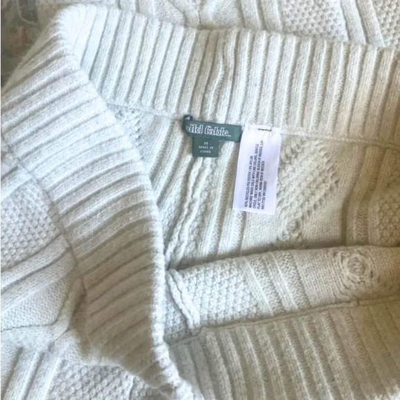 NWT Wild Fable Gray Cable Knit Sweater Pants Size Medium Flare Leg Lounge Pants - Picture 3 of 4